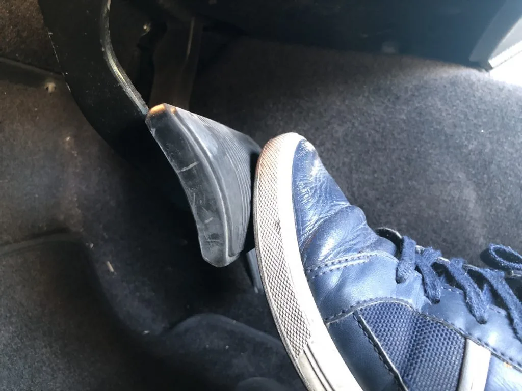 7 Steps to Follow If Your Brakes Malfunction While You're Driving