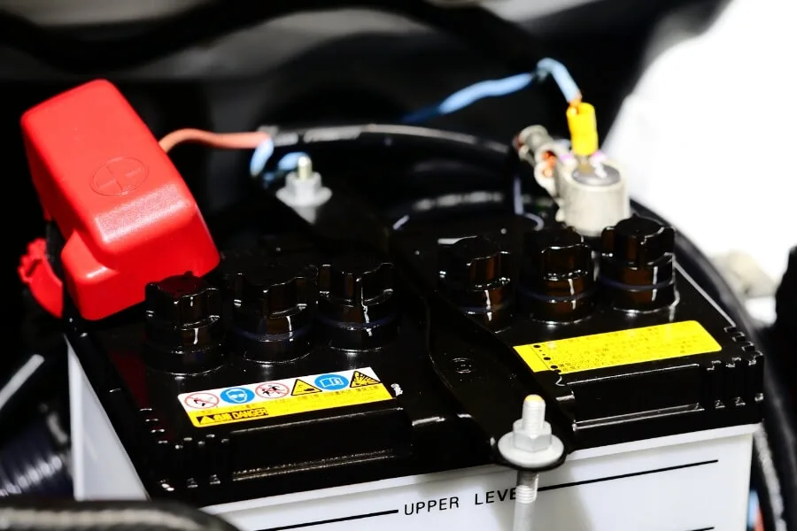 How to Jump Start a Car: An Easy-to-Follow 7 Step Guide 2 battery terminals