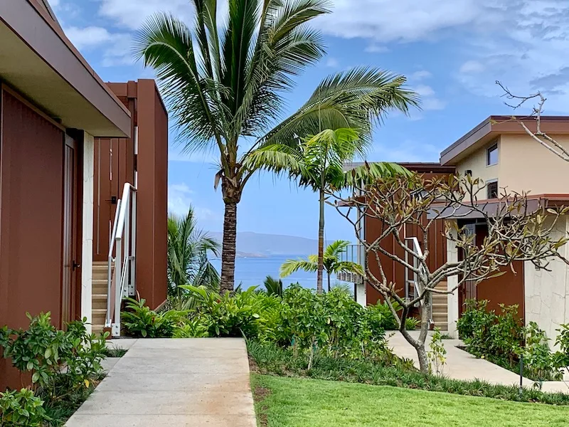 Makali'i at Wailea 2 Glimpses of Kaho'olawe and Molokini between two buildings give hints of the compelling ocean and neighbor island views from a number of the Makalii Condos.