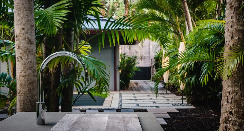 outdoor-kitchen-sink-oasis