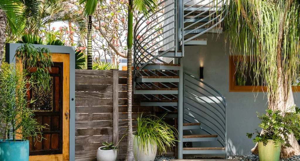 vertical-stairs-studio-oasis