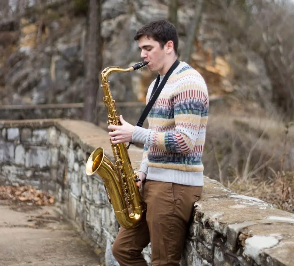 justin loizos playing saxophone