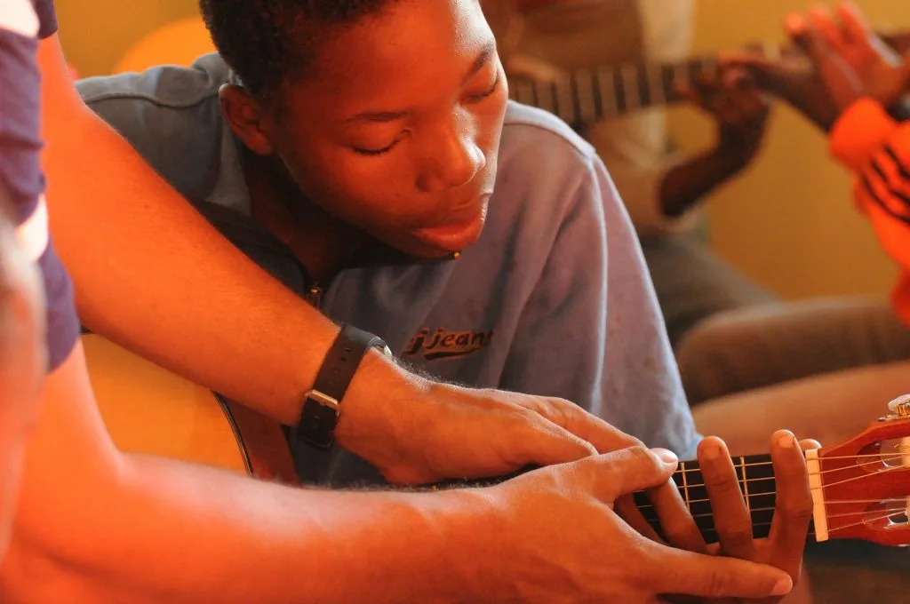 Private Versus Group Music Lessons: A Comprehensive Guide 5 private versus group music lessons